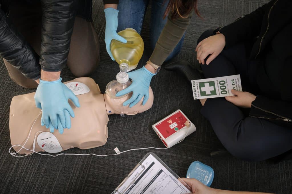 create a corporate first aid course